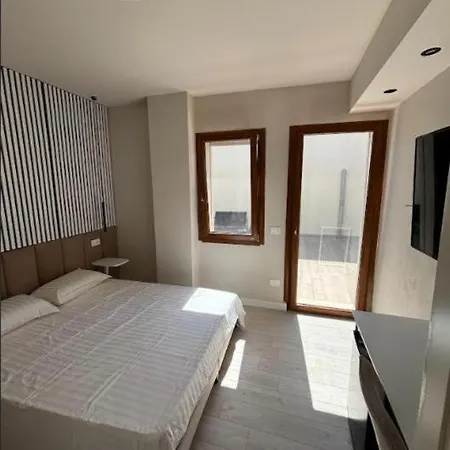 Le Terrazze Exclusive Roof Apartment *
